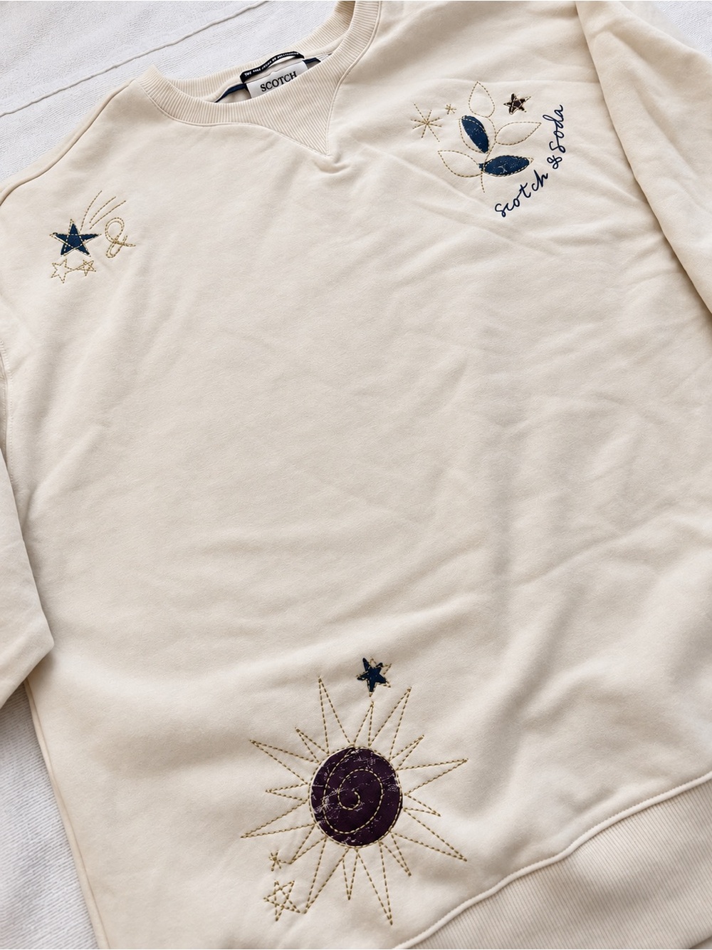 Scotch & Soda Oversize Graphic Sweatshirt Size L Off White NWOT - Picture 5 of 7